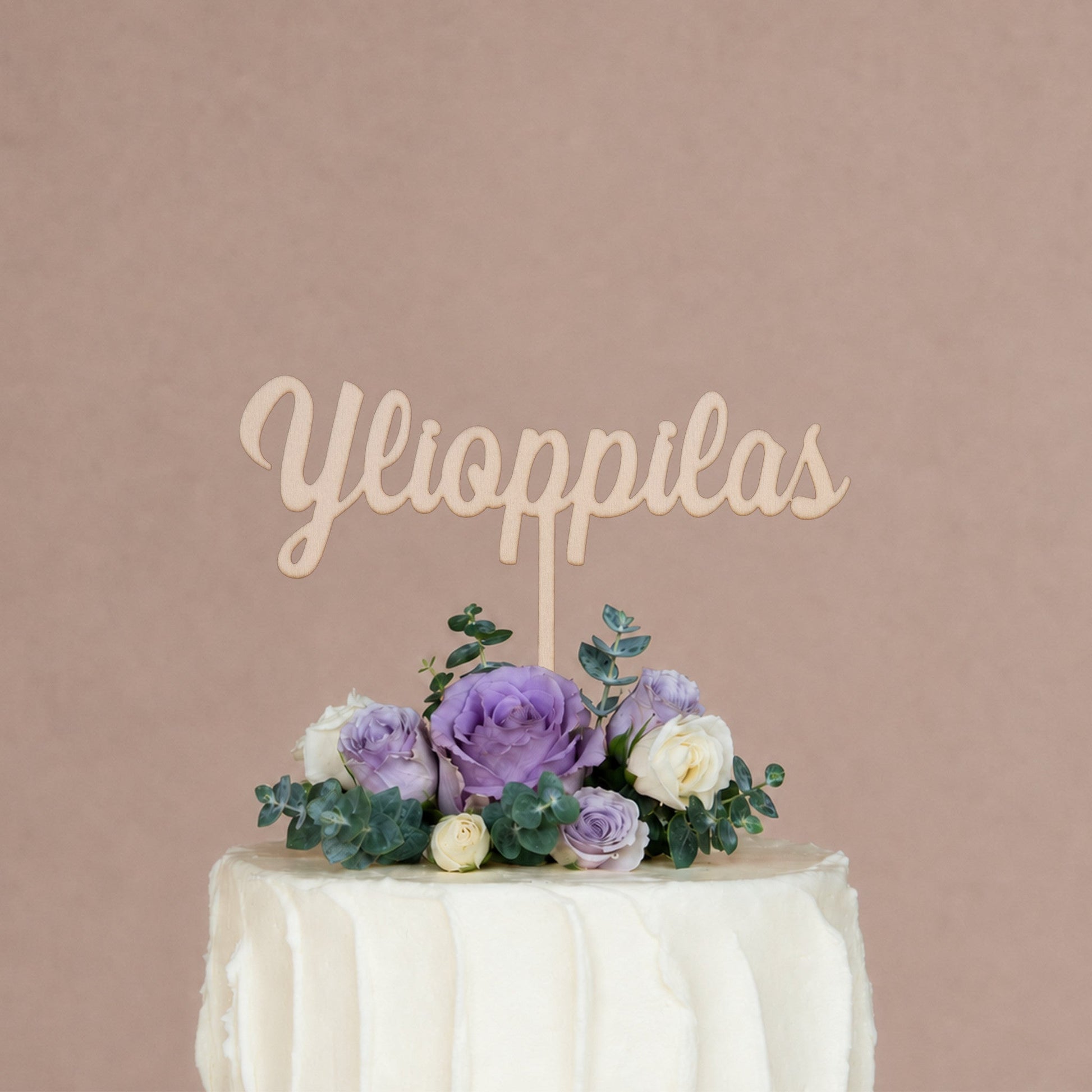 Ylioppilas-kakkukoriste suomalaisesta koivuvanerista